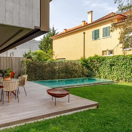 Grand W/ Pool, Garden & Garage By Hostwise *