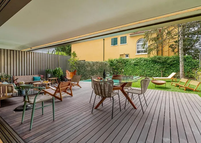 Grand W/ Pool, Garden & Garage By Hostwise *