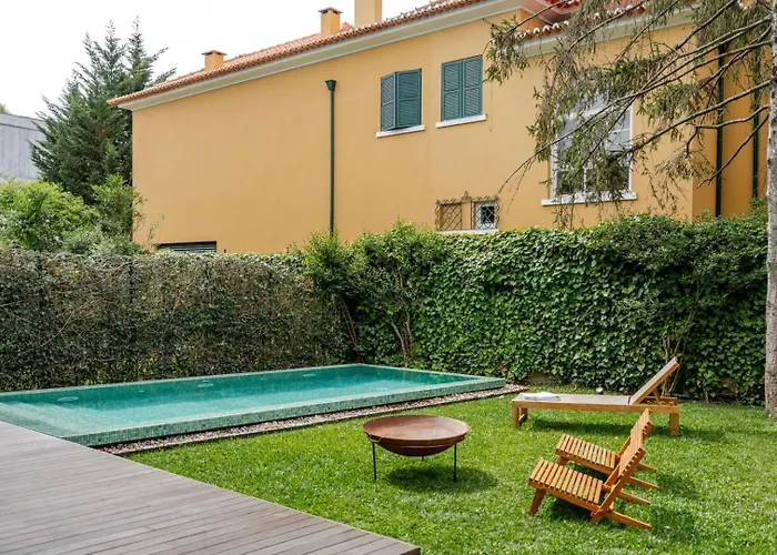 Grand W/ Pool, Garden & Garage By Hostwise Feriehus