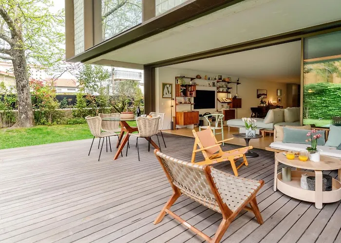 Feriehus Grand W/ Pool, Garden & Garage By Hostwise *