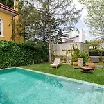 Semesterbostad Grand W/ Pool, Garden & Garage By Hostwise