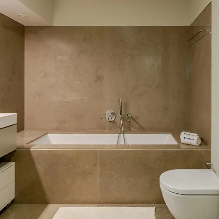 Grand W/ Pool, Garden & Garage By Hostwise Πόρτο