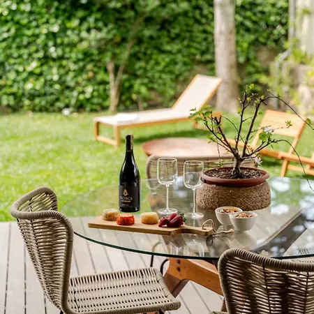 Hostwise - Grand W/ Pool, Garden & Garage * Porto
