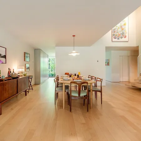 Grand W/ Pool, Garden & Garage By Hostwise Σπίτι διακοπών