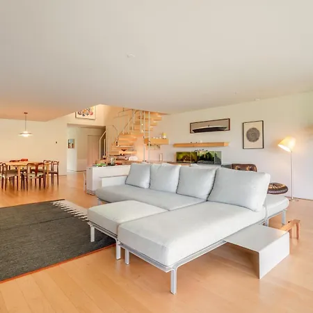 Prázdninový dům Hostwise - Grand W/ Pool, Garden & Garage Porto