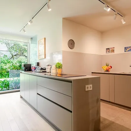 Hostwise - Grand W/ Pool, Garden & Garage Porto