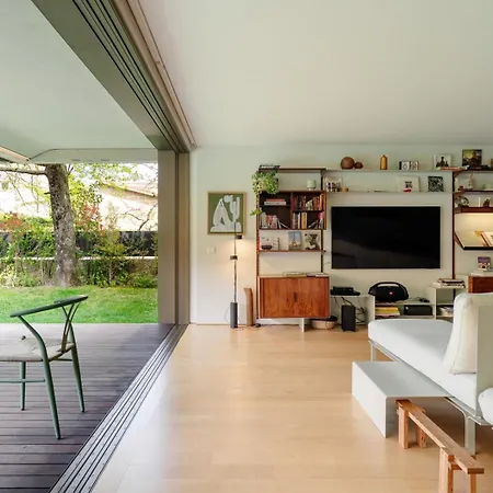 Grand W/ Pool, Garden & Garage By Hostwise *