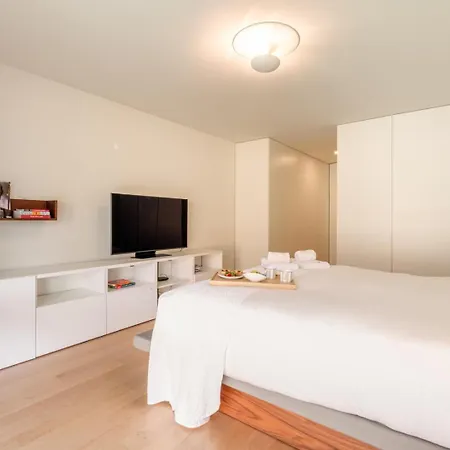 Grand W/ Pool, Garden & Garage By Hostwise Πόρτο