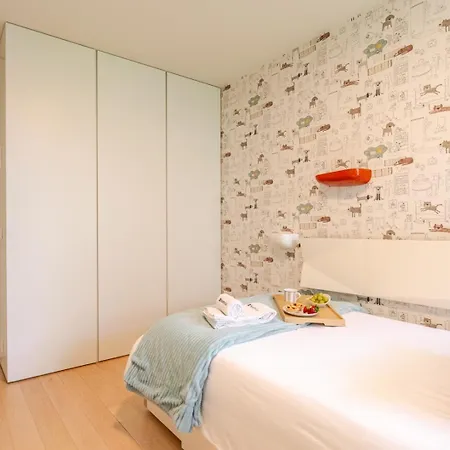 Hostwise - Grand W/ Pool, Garden & Garage Prázdninový dům