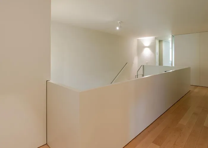 別荘 Grand W/ Pool, Garden & Garage By Hostwise