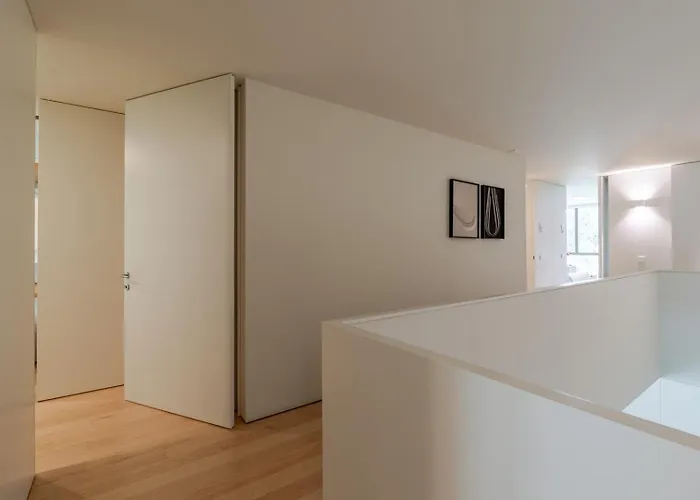 Grand W/ Pool, Garden & Garage By Hostwise