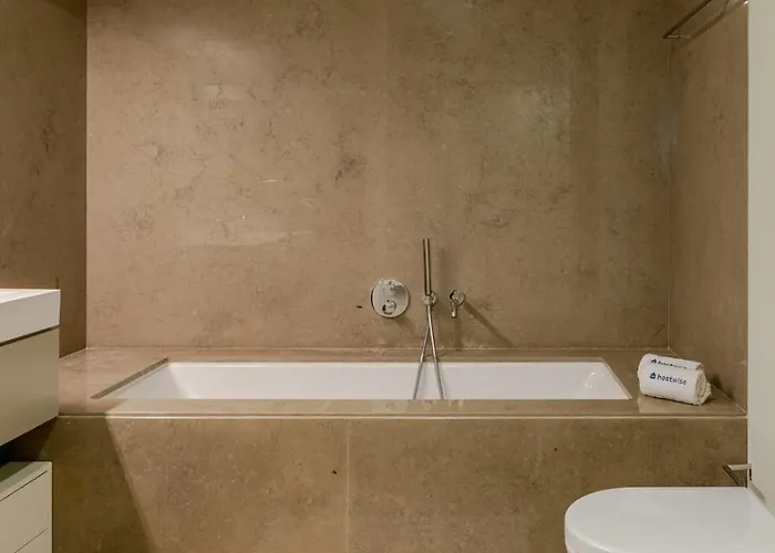 Grand W/ Pool, Garden & Garage By Hostwise Porto