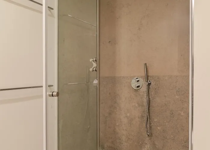 Grand W/ Pool, Garden & Garage By Hostwise