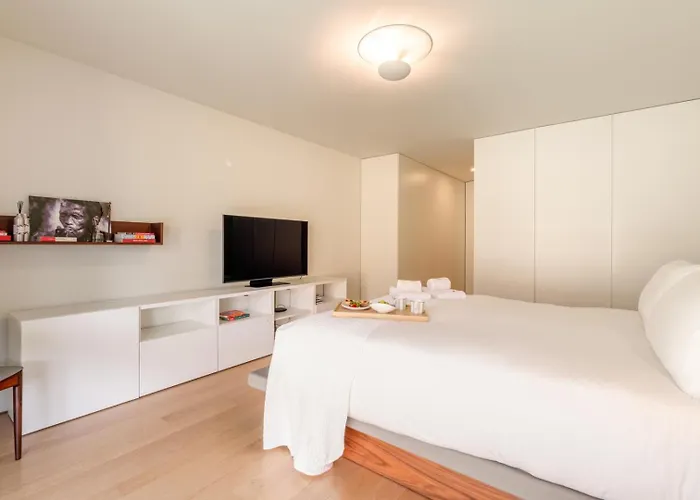 Grand W/ Pool, Garden & Garage By Hostwise Porto