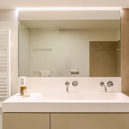 Grand W/ Pool, Garden & Garage By Hostwise *