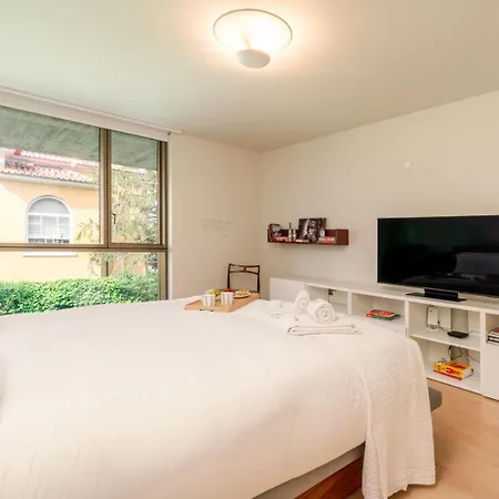 Grand W/ Pool, Garden & Garage By Hostwise Hébergement de vacances *