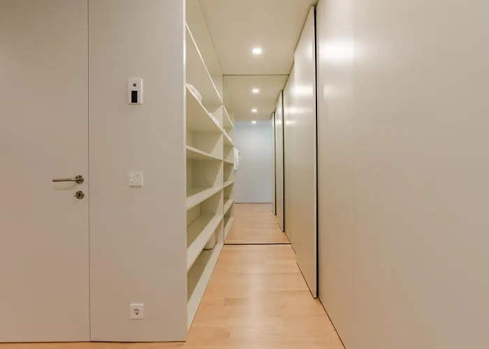 Grand W/ Pool, Garden & Garage By Hostwise * 波尔图