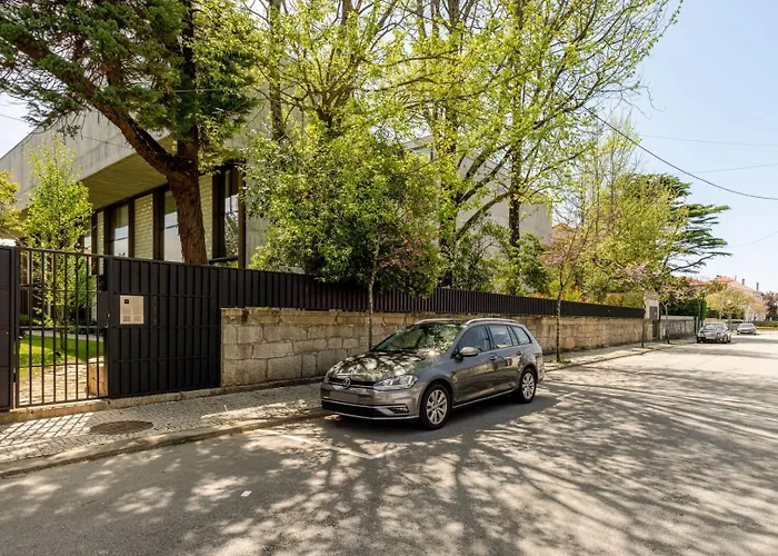 度假居 Grand W/ Pool, Garden & Garage By Hostwise 波尔图