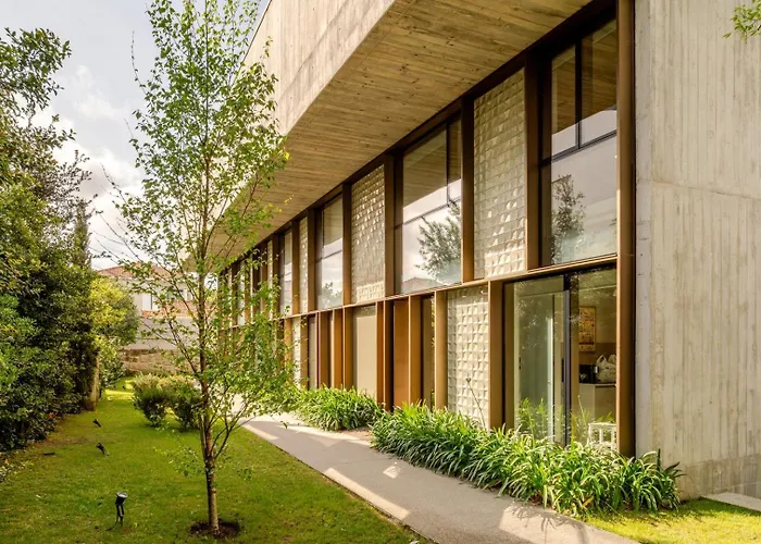 Grand W/ Pool, Garden & Garage By Hostwise * 波尔图